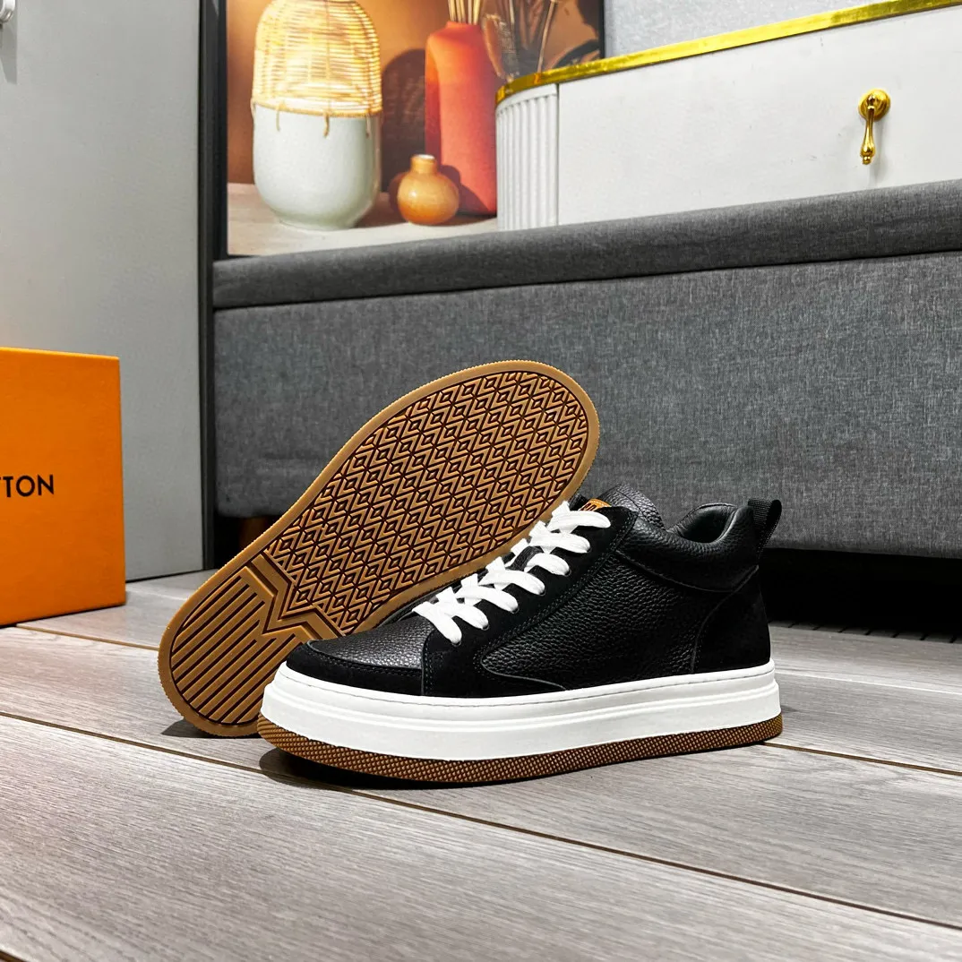 Factory price: 460💰LV's new casual high-top men's shoes👉 👉 Fashionable and versatile, 💞 Simple and elegant style, 🔊 The fabric is made of imported cowhide, ☑️breathable mesh lining, original wear-resistant rubber outsole, exclusive new style, taken in kind, five colors available, code number: 38-44, (45 can be customized)